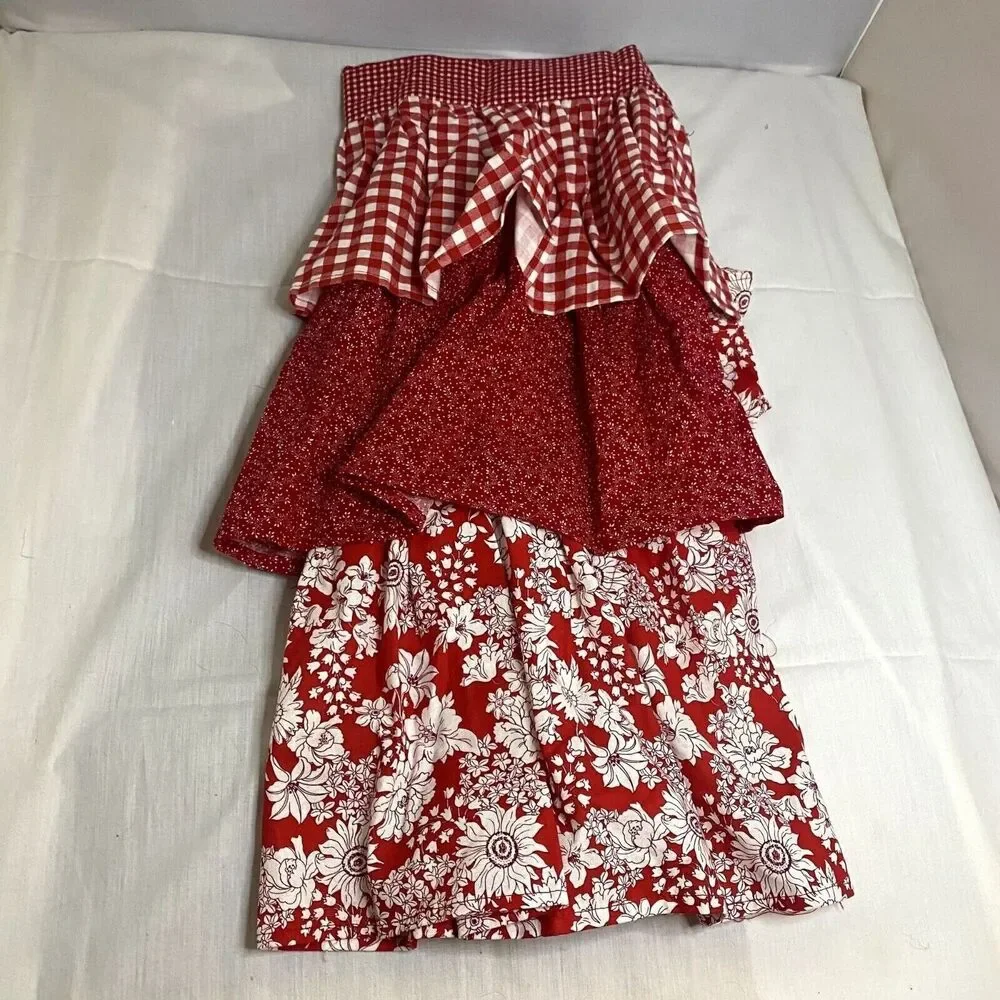 #7136 Hand made Red Ruffle BIB CHEF Apron Floral